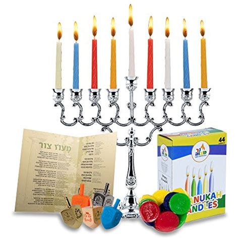 how many candles for hanukkah